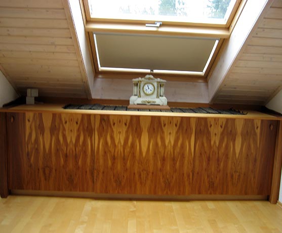 Einbauschrank in Dachschräge Eibenholzfurnier von Schreinermeister Charly Walter Ihr Design und Einbau Spezialist in Villingen