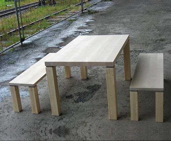 Tischgruppe - Tisch mit zwei Sitzbänken in Massiv Birkenholz Design und Möbelbau Holzwerkstatt Villingen