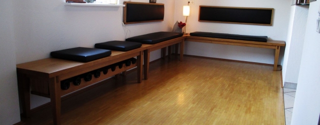 Sitzmöbel über Eck mit Rückenlehne, bezogen mit exklusivem Lederpolster