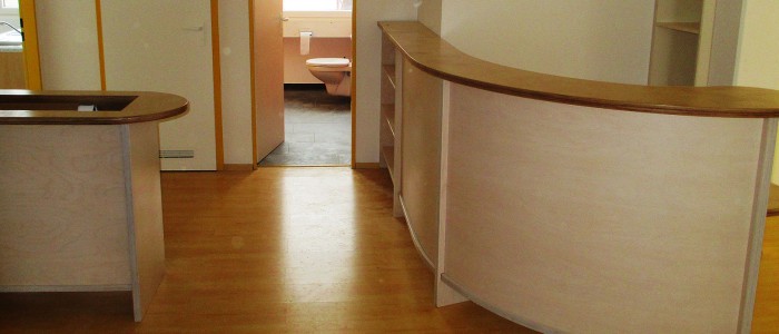 Zur Galerie Möbel und Handwerk Stylische Raumteiler Design und Ausführung Schreinerei Holzwerkstatt Charly Walter